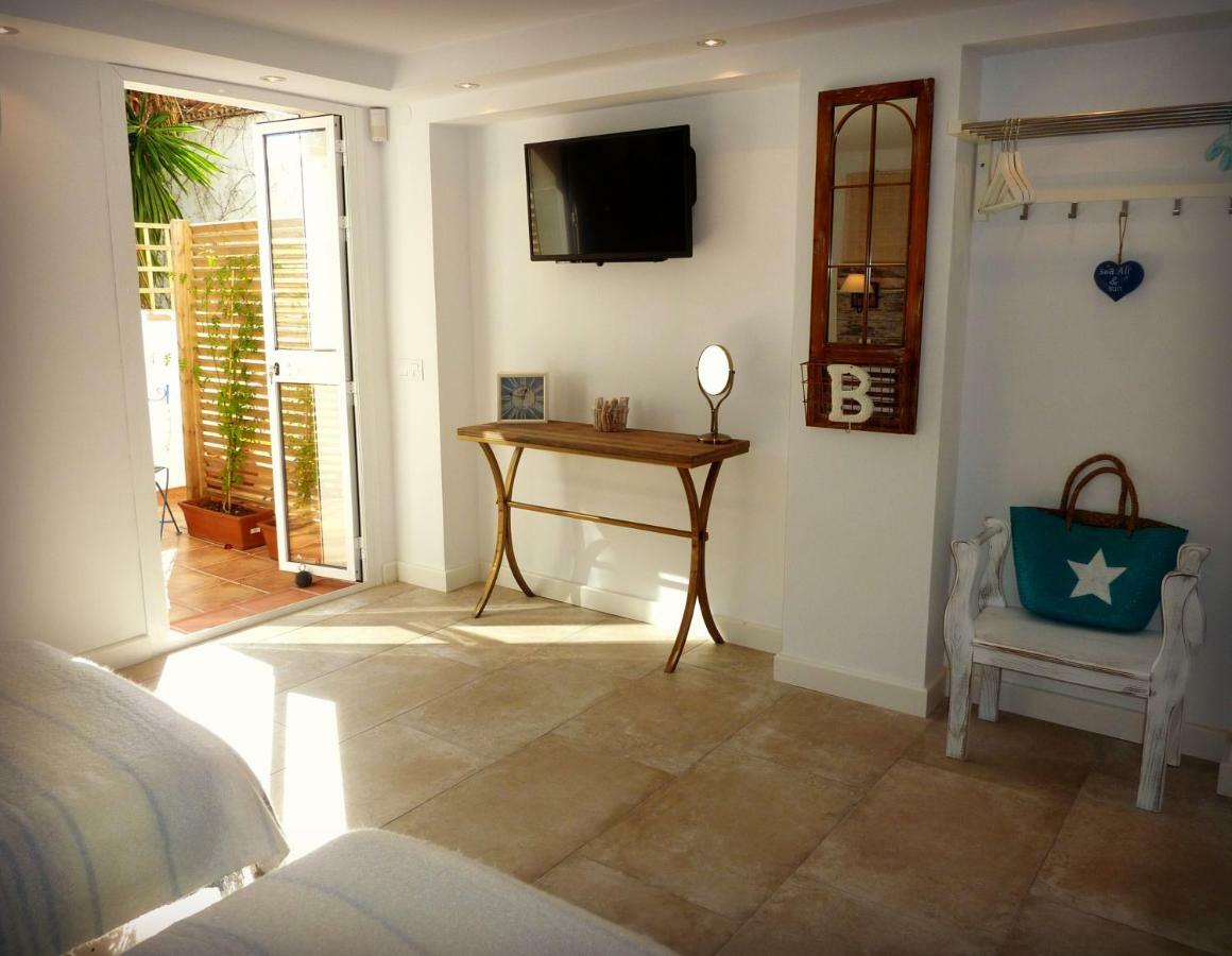 Villa Breeze Boutique Guest Rooms, Marbella Sitio de Calahonda Екстер'єр фото