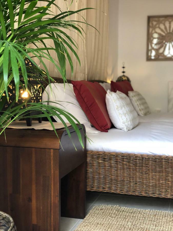 Villa Breeze Boutique Guest Rooms, Marbella Sitio de Calahonda Екстер'єр фото