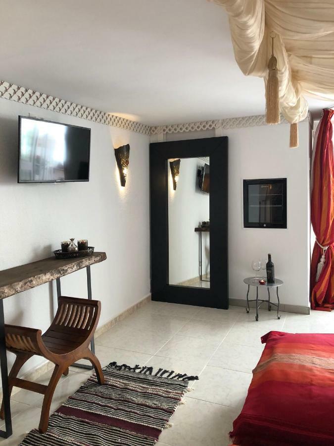 Villa Breeze Boutique Guest Rooms, Marbella Sitio de Calahonda Екстер'єр фото